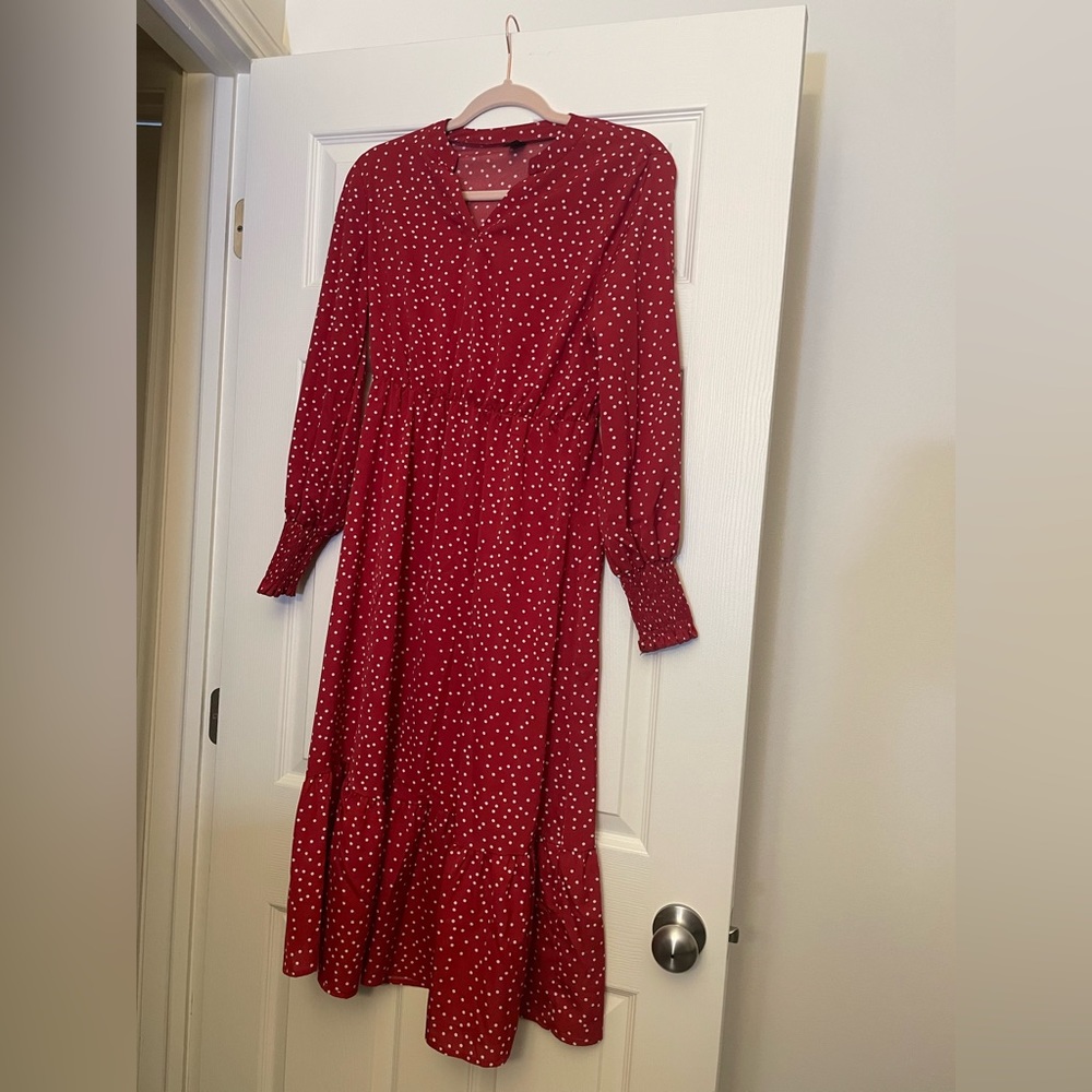 Beautiful red dress!